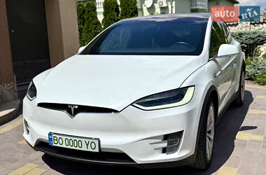 Позашляховик / Кросовер Tesla Model X 2017 в 
