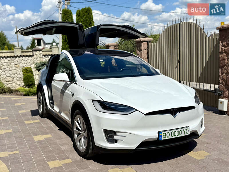 Внедорожник / Кроссовер Tesla Model X 2017 в Тернополе