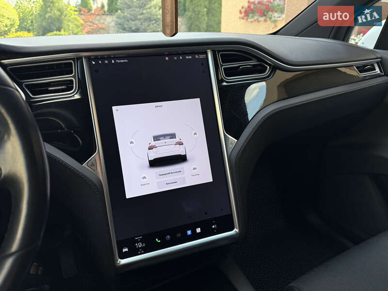 Внедорожник / Кроссовер Tesla Model X 2017 в Тернополе