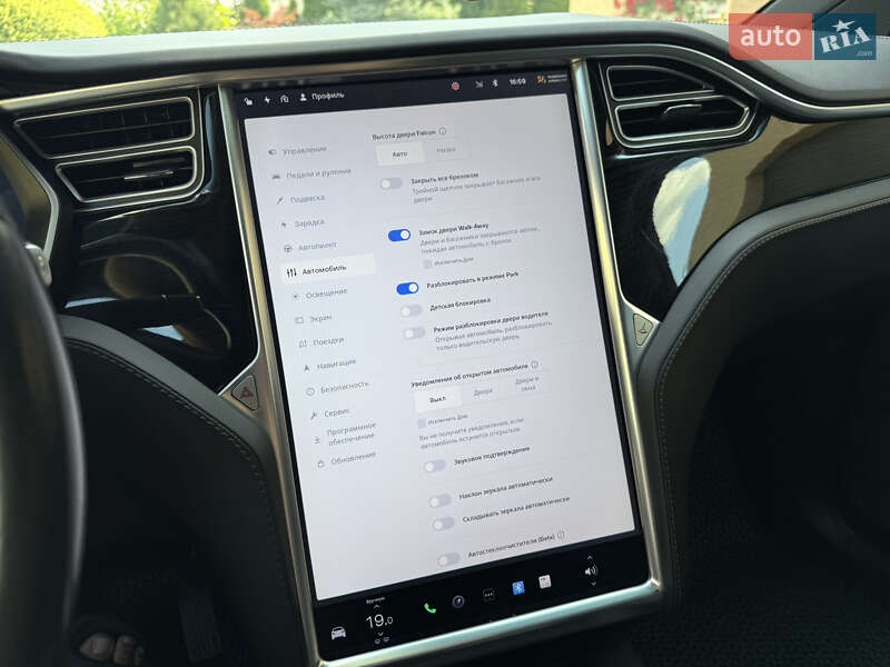 Внедорожник / Кроссовер Tesla Model X 2017 в Тернополе