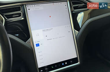 Позашляховик / Кросовер Tesla Model X 2017 в 
