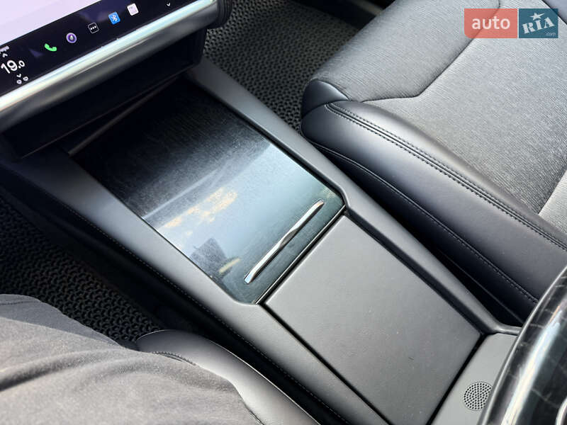 Внедорожник / Кроссовер Tesla Model X 2017 в Тернополе