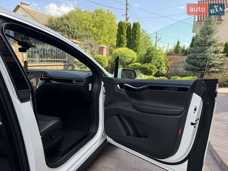 Внедорожник / Кроссовер Tesla Model X 2017 в Тернополе