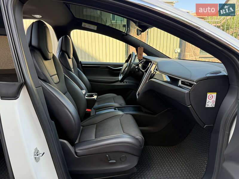 Внедорожник / Кроссовер Tesla Model X 2017 в Тернополе