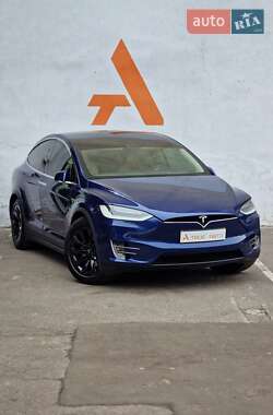 Позашляховик / Кросовер Tesla Model X 2016 в 