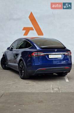 Позашляховик / Кросовер Tesla Model X 2016 в 