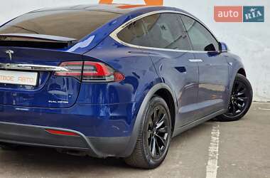Позашляховик / Кросовер Tesla Model X 2016 в 
