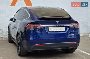 Позашляховик / Кросовер Tesla Model X 2016 в 