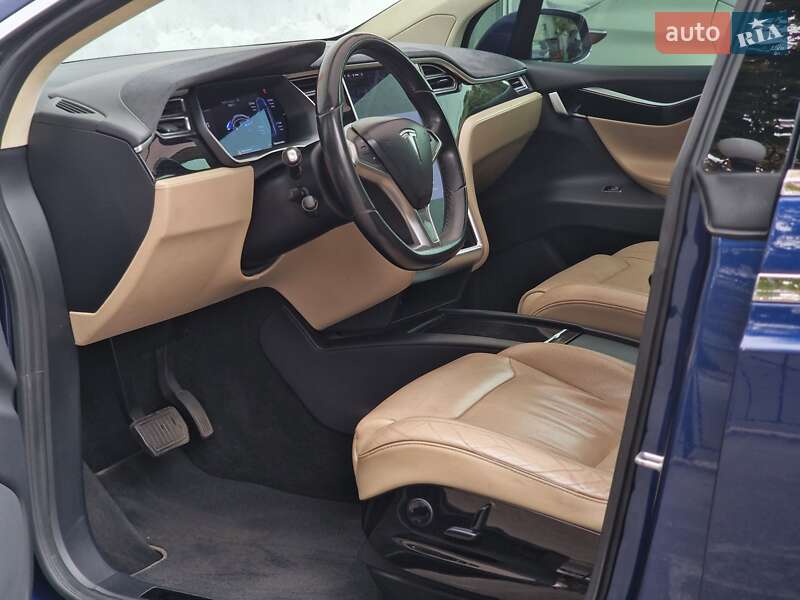 Позашляховик / Кросовер Tesla Model X 2016 в Одесі