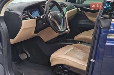 Позашляховик / Кросовер Tesla Model X 2016 в 