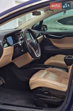Позашляховик / Кросовер Tesla Model X 2016 в 
