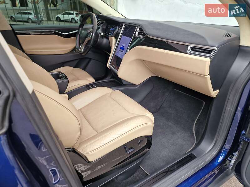 Позашляховик / Кросовер Tesla Model X 2016 в Одесі