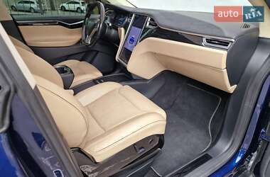 Позашляховик / Кросовер Tesla Model X 2016 в 