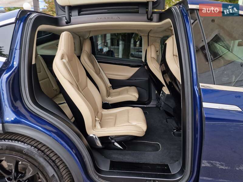 Позашляховик / Кросовер Tesla Model X 2016 в Одесі