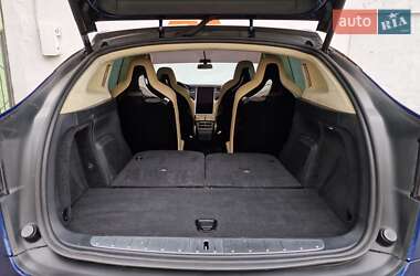 Позашляховик / Кросовер Tesla Model X 2016 в 