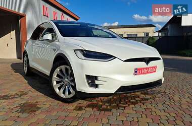 Позашляховик / Кросовер Tesla Model X 2018 в 