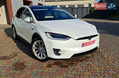 Позашляховик / Кросовер Tesla Model X 2018 в 