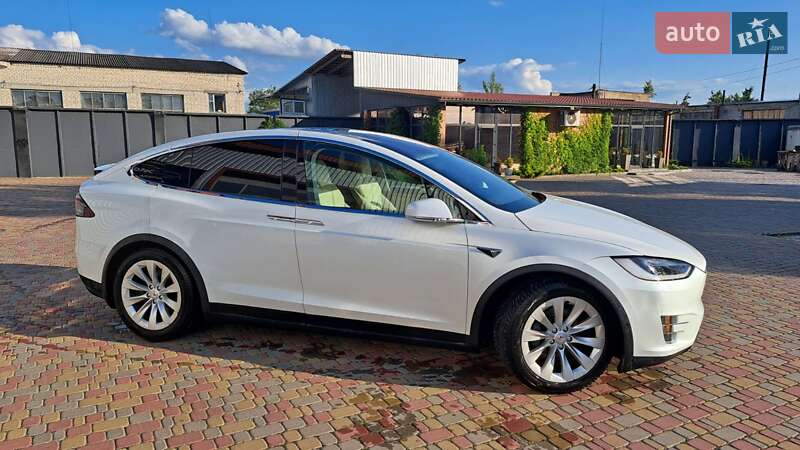 Внедорожник / Кроссовер Tesla Model X 2018 в Костополе