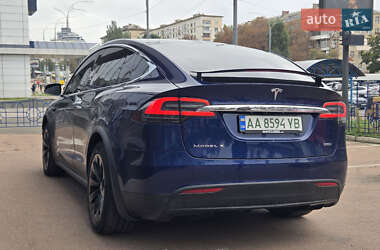 Позашляховик / Кросовер Tesla Model X 2017 в 