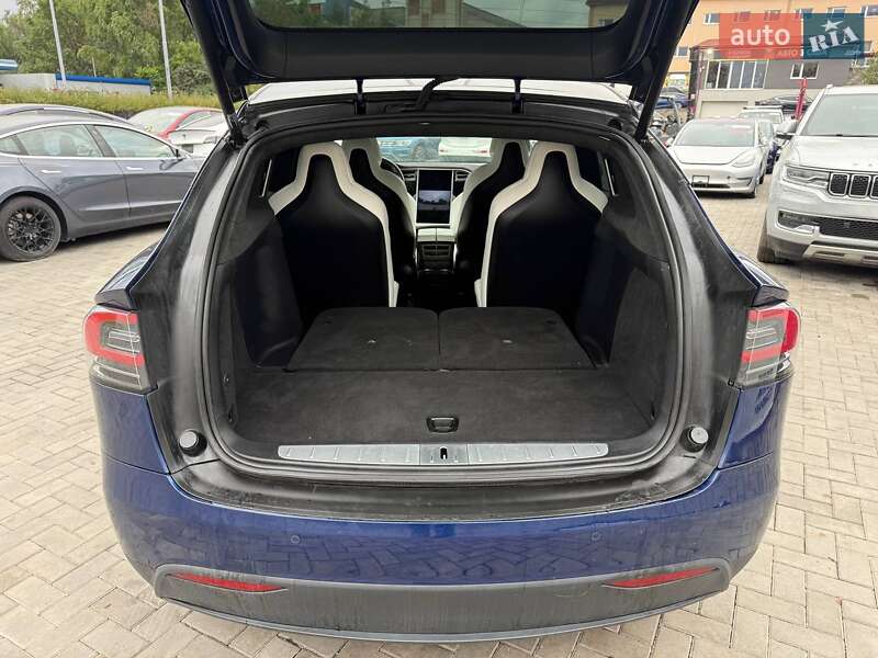 Внедорожник / Кроссовер Tesla Model X 2017 в Луцке