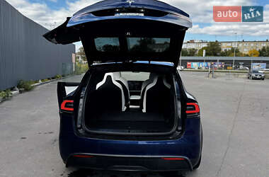 Позашляховик / Кросовер Tesla Model X 2022 в 