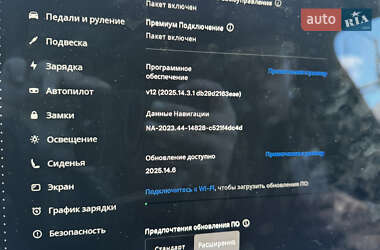 Позашляховик / Кросовер Tesla Model X 2022 в 