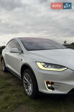 Позашляховик / Кросовер Tesla Model X 2019 в 
