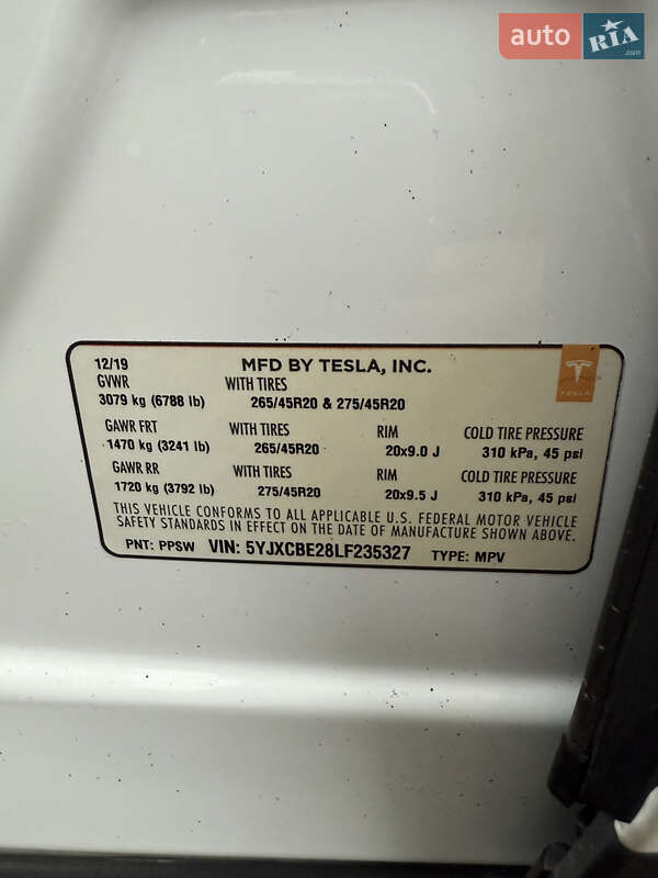 Позашляховик / Кросовер Tesla Model X 2019 в Чернівцях