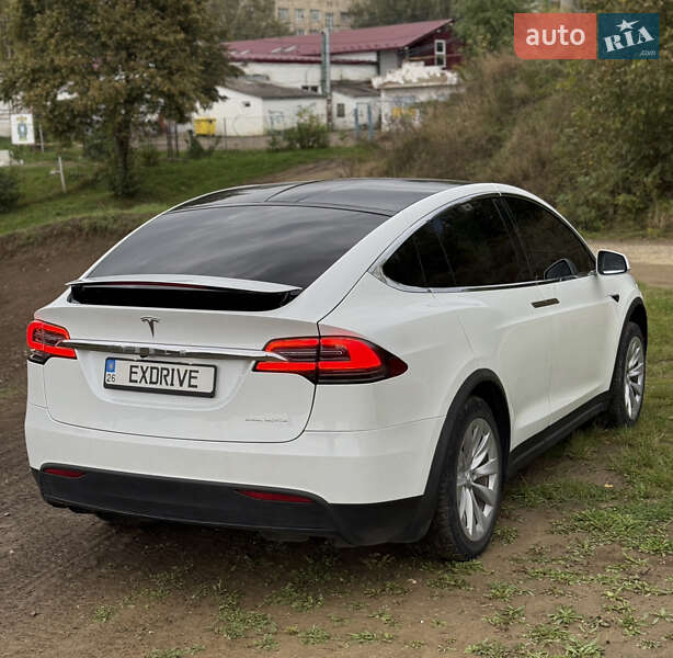 Внедорожник / Кроссовер Tesla Model X 2019 в Черновцах