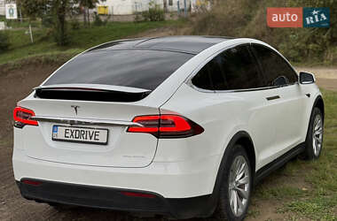 Позашляховик / Кросовер Tesla Model X 2019 в 