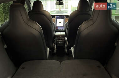 Позашляховик / Кросовер Tesla Model X 2019 в 
