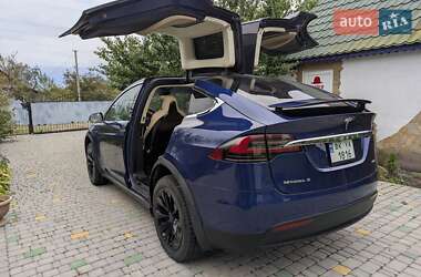 Внедорожник / Кроссовер Tesla Model X 2017 в 