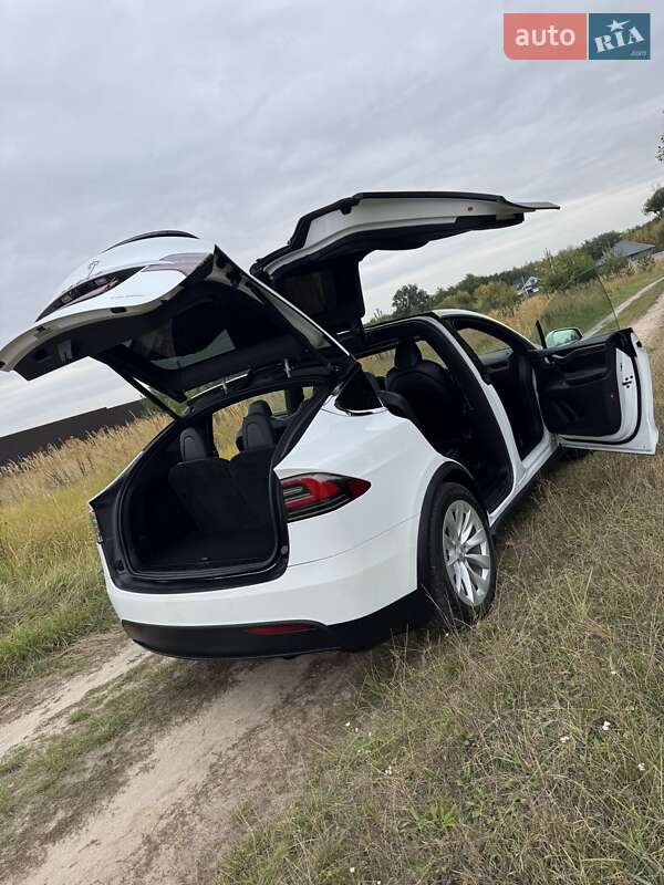 Позашляховик / Кросовер Tesla Model X 2020 в Києві фото 34 Позашляховик / Кросовер Tesla Model X 2020 в Києві