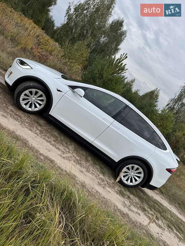 Позашляховик / Кросовер Tesla Model X 2020 в Києві фото 17 Позашляховик / Кросовер Tesla Model X 2020 в Києві