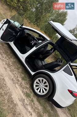 Внедорожник / Кроссовер Tesla Model X 2021 в Киеве