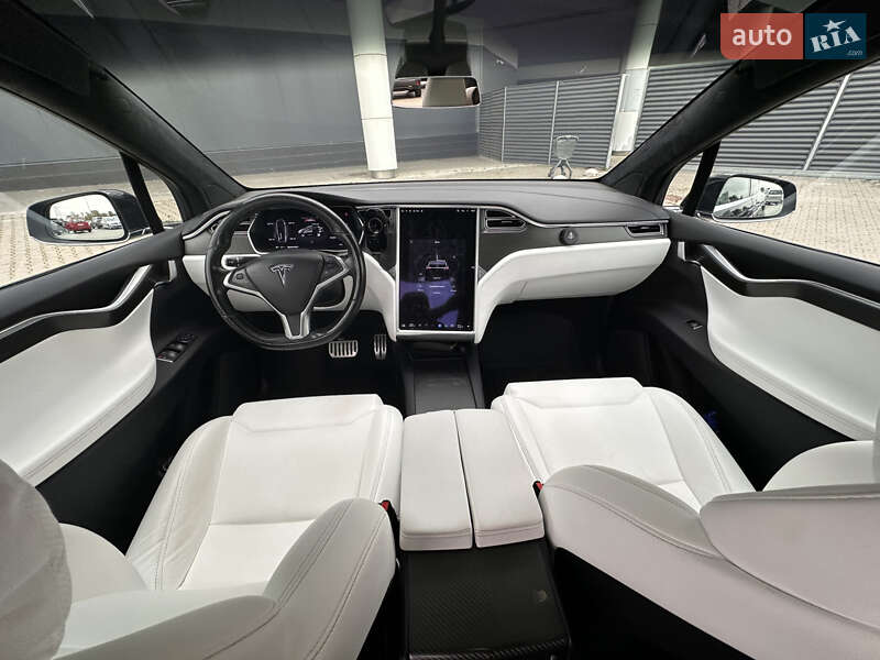 Позашляховик / Кросовер Tesla Model X 2018 в Києві