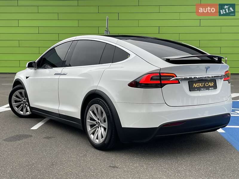 Внедорожник / Кроссовер Tesla Model X 2019 в Киеве