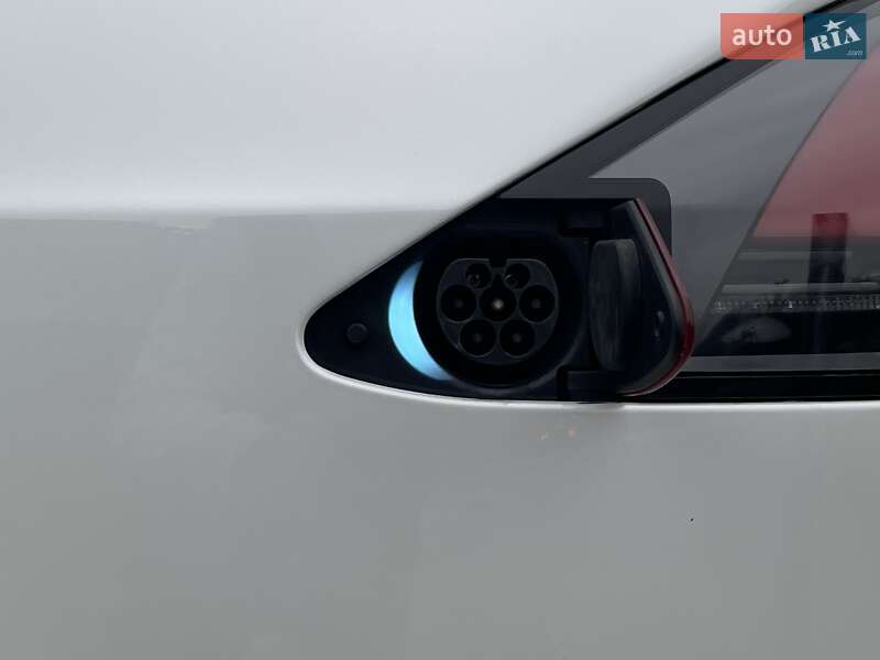 Внедорожник / Кроссовер Tesla Model X 2019 в Киеве