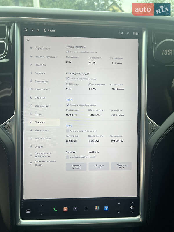 Позашляховик / Кросовер Tesla Model X 2016 в Чернівцях