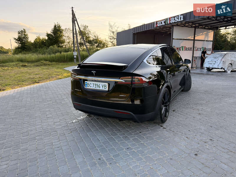 Позашляховик / Кросовер Tesla Model X 2018 в Дрогобичі