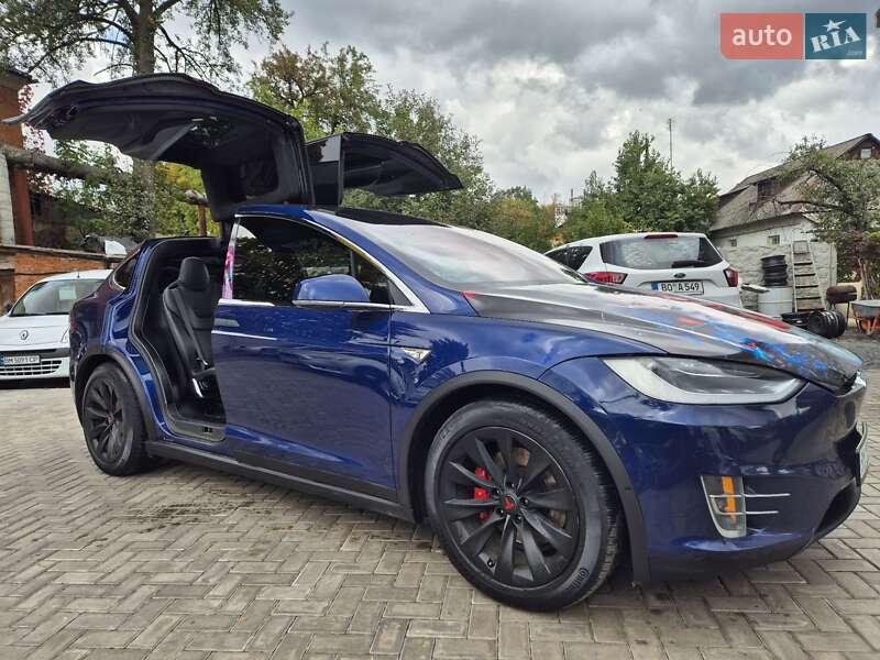 Позашляховик / Кросовер Tesla Model X 2016 в Сумах фото 16 Позашляховик / Кросовер Tesla Model X 2016 в Сумах