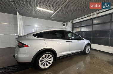 Внедорожник / Кроссовер Tesla Model X 2017 в 