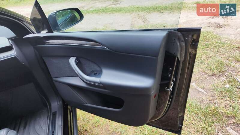 Позашляховик / Кросовер Tesla Model X 2023 в Новояворівську