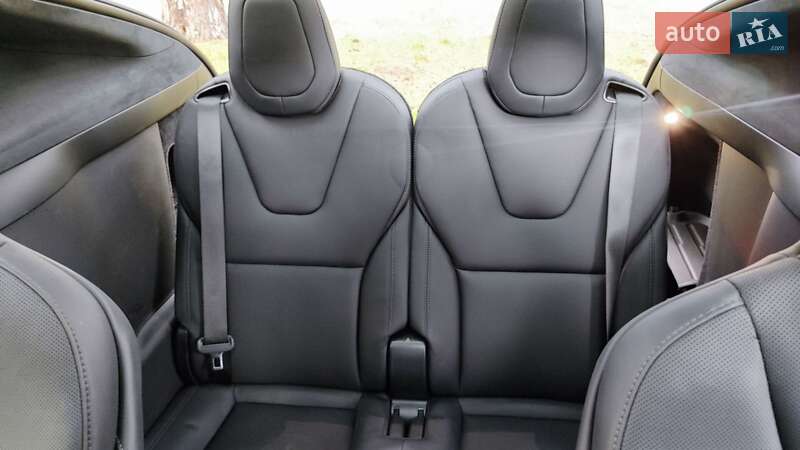 Позашляховик / Кросовер Tesla Model X 2023 в Новояворівську