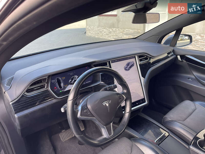 Внедорожник / Кроссовер Tesla Model X 2017 в Луцке