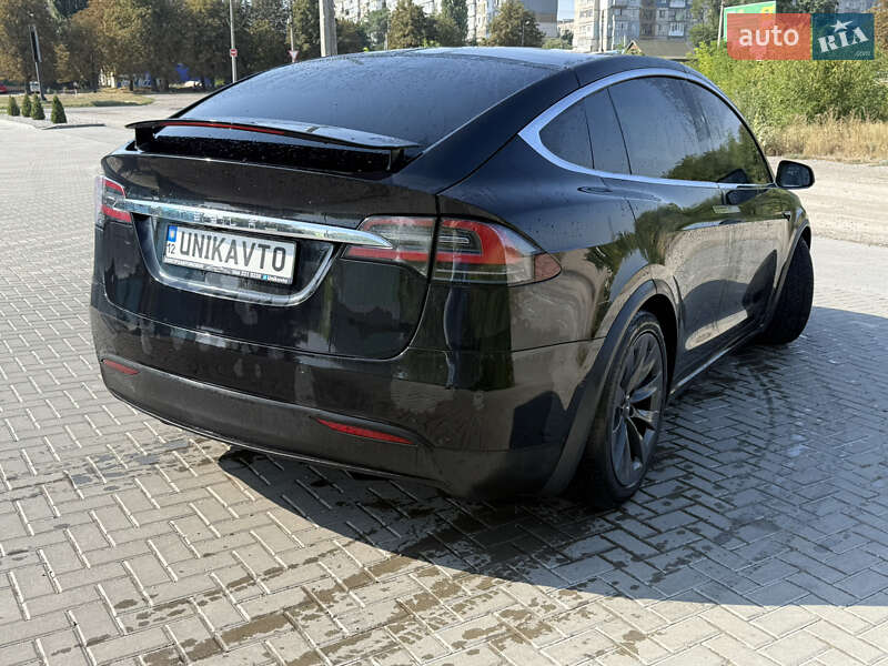 Позашляховик / Кросовер Tesla Model X 2017 в Кропивницькому