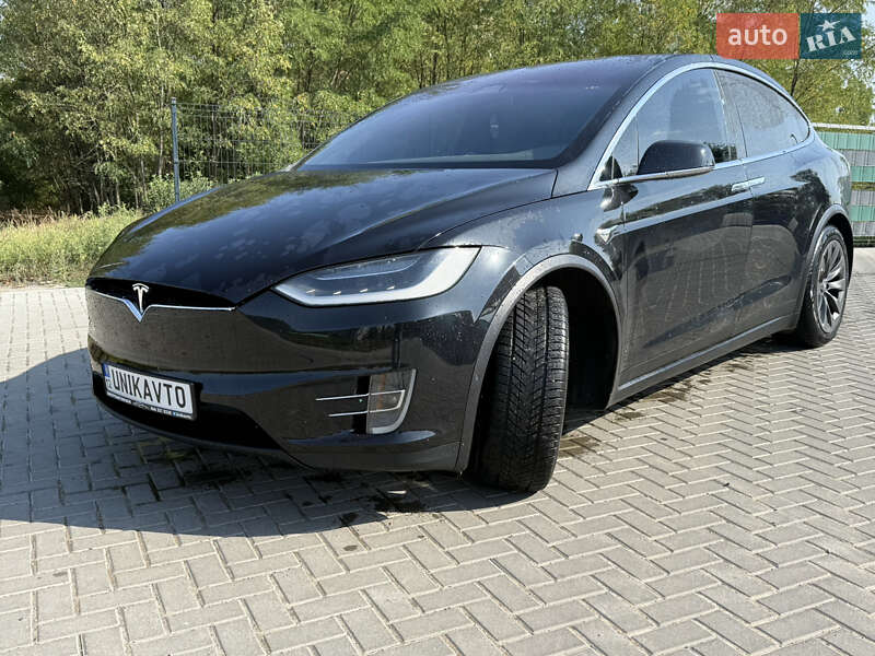 Позашляховик / Кросовер Tesla Model X 2017 в Кропивницькому