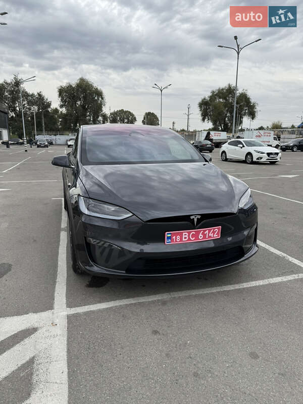 Позашляховик / Кросовер Tesla Model X 2024 в 