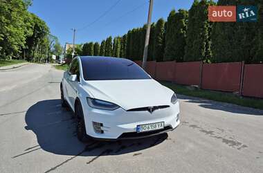 Позашляховик / Кросовер Tesla Model X 2016 в 