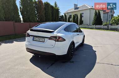 Позашляховик / Кросовер Tesla Model X 2016 в 